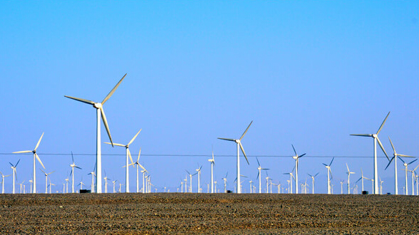 吐魯番：托克遜東豐風力小草湖風電場建成并網.jpg